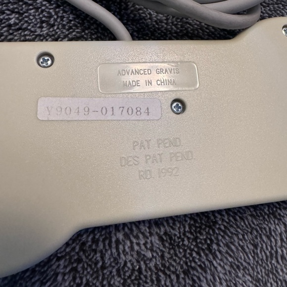 Gravis PC Vintage Gamepad Video Game Controller - Picture 2 of 3